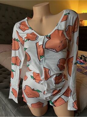 White Peach Print Long Sleeve Romper